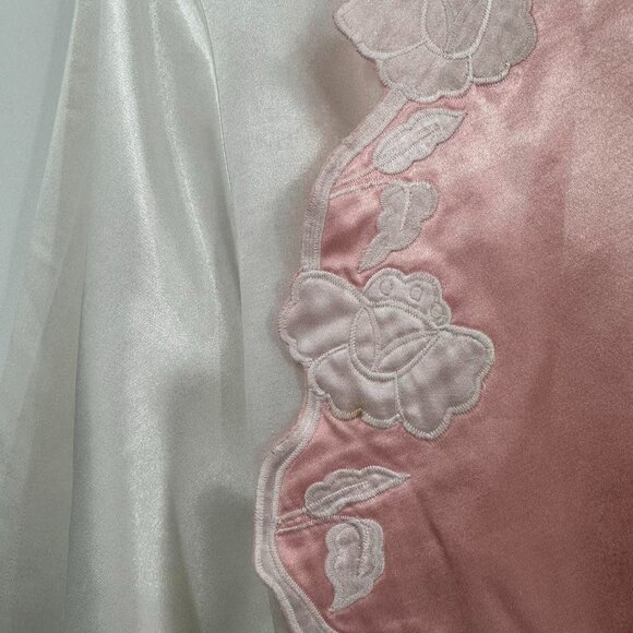 Victoria’s Secret Vintage Robe White Satin Size M/L Medium/Large Gold Label - Picture 3 of 12